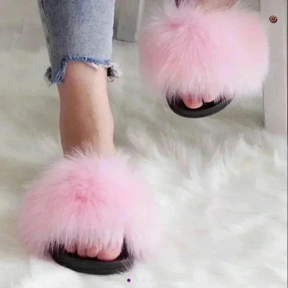 NEW Super cute Faux Fur Slides / flip flop/ slipper/ shoes - Light Pink Faux Fur - Picture 1 of 5